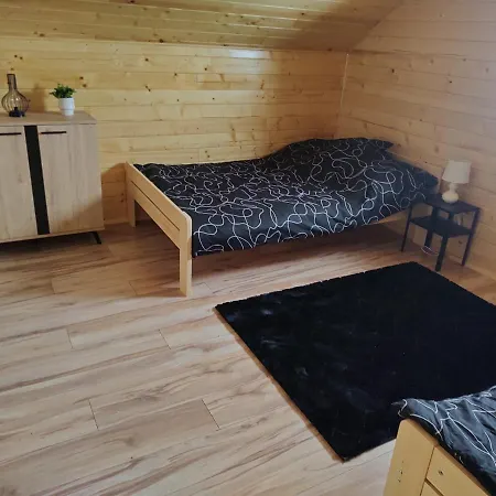 Dom wakacyjny Caloroczny Pod Sosenka Lapanow